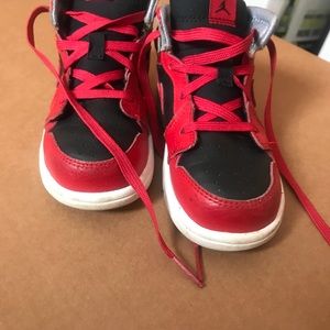 Kids Jordan’s shoes size 8c